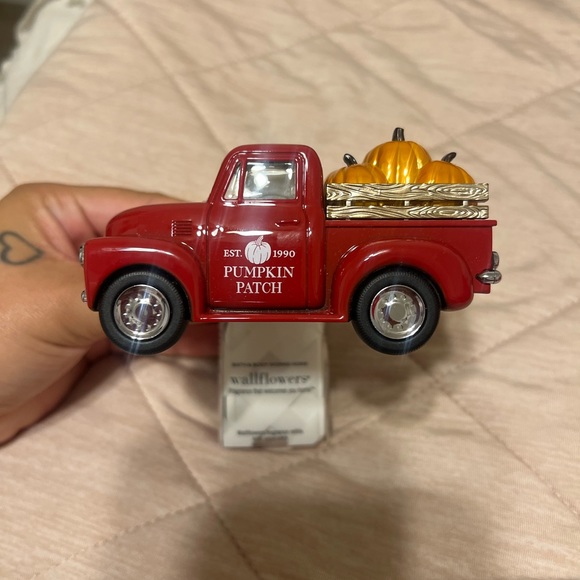 Wall Plug Ins - Picture 7 of 8